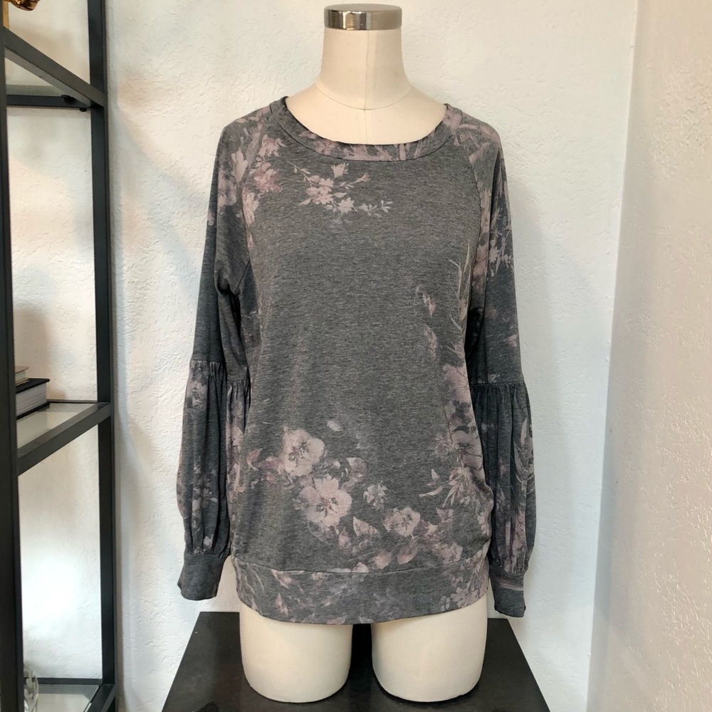 Chaser floral top with bell sleeves medium